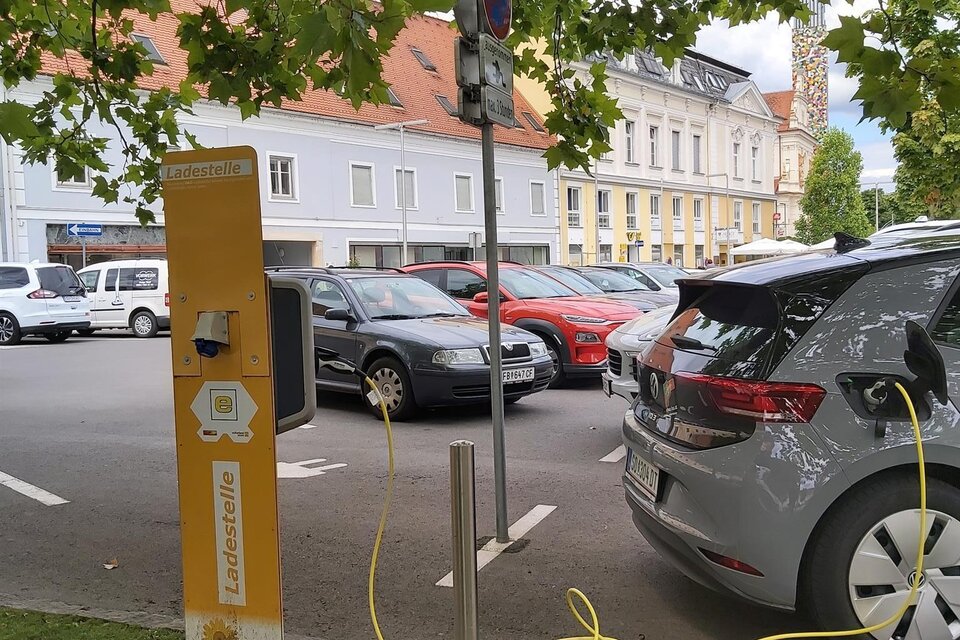 E-bike charging station main square/ Feldbach fountain - Impression #1 | © Tourismusverband Feldbach