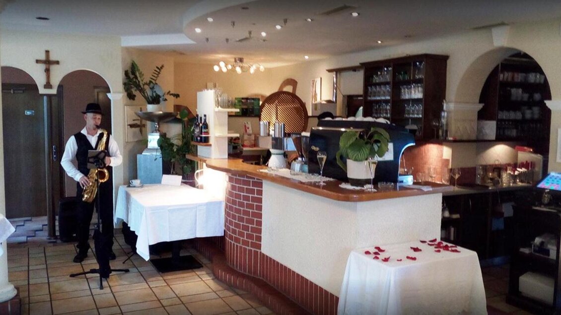 Gasthaus_Fleischerei_Hochstrasser_Eingang | © Johann Schmölzer