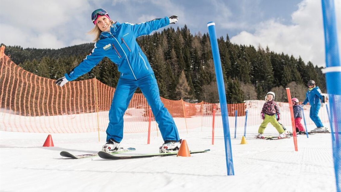 Erste Schwünge mit der Gesäuse Skischule | © Stefan Leitner