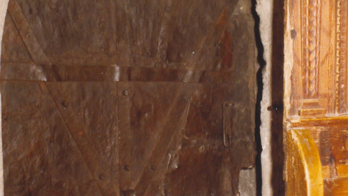 Alte Sakristeitüre der Pfarrkiche St. Margareth