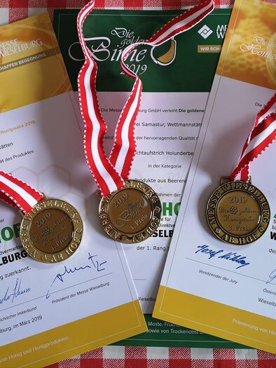 Auszeichnungen 2019 | © Imkerei Samastur