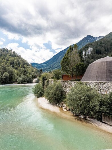 Das Köhlerzentrum direkt an der Enns in Hieflau | © Thomas Sattler