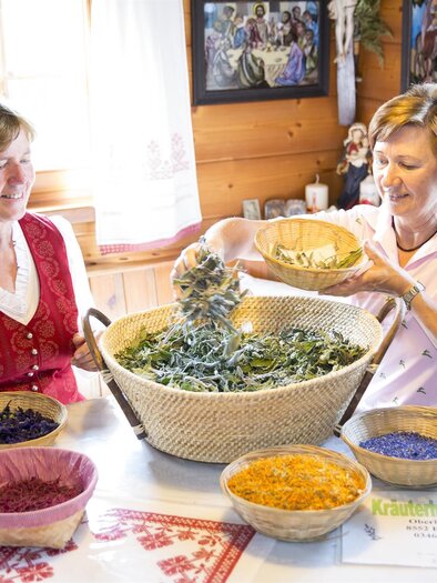 Kräuterlese Pratter | © Kräuterhof Pratter