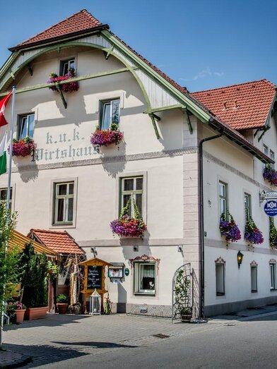 Gasthauskuk- Außenansicht-Murtal-Steiermark | © k.u.k. Wirtshaus Weißkirchen | k.u.k. Wirtshaus Weißkirchen | © k.u.k. Wirtshaus Weißkirchen