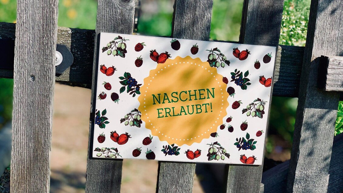 Eingang zum Bauerngarten am Grottenhof | © Lisi Maier