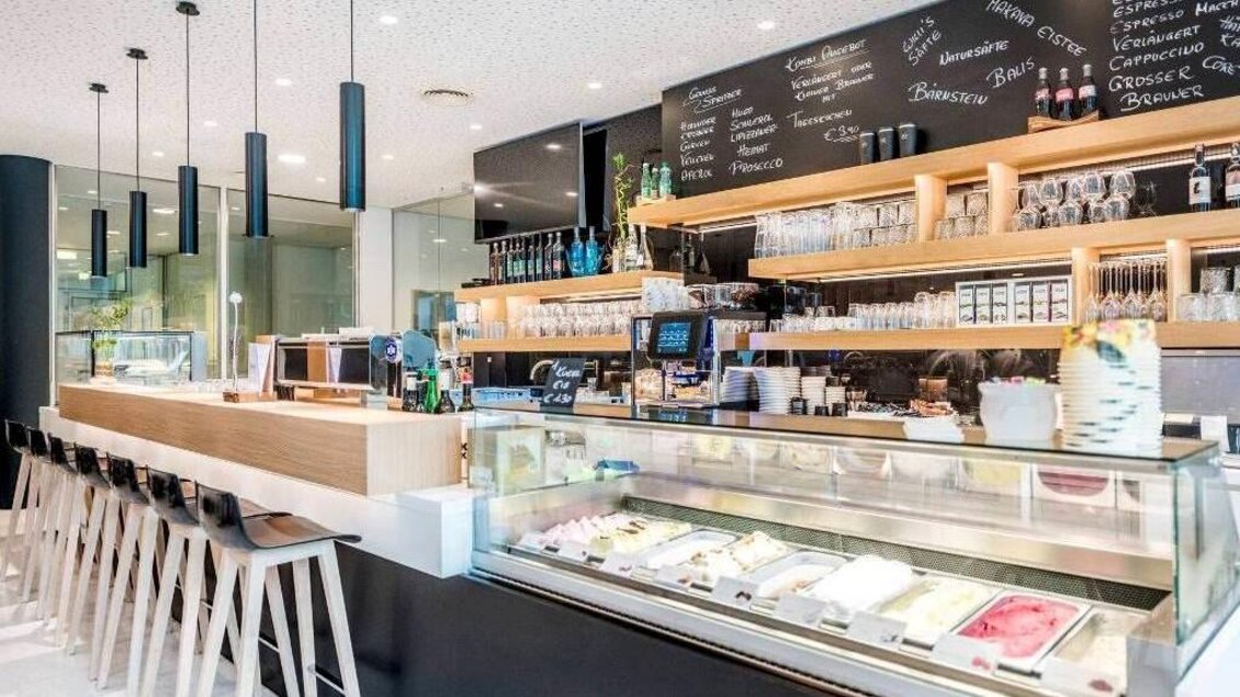 NOVA_Das_Café_Thekenbereich | © Hotel & Therme NOVA