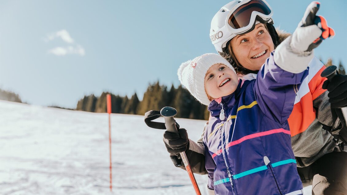 Hier geht es zur Rodelstrecke, da müssen wir hin | © Schilcherland Steiermark