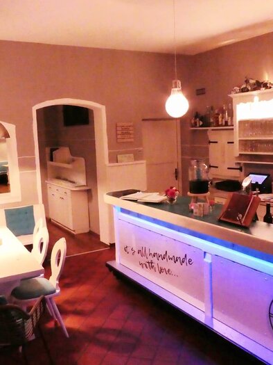 225939474_1430073314027118_1568923183016350418_n | © Roots Burger & more