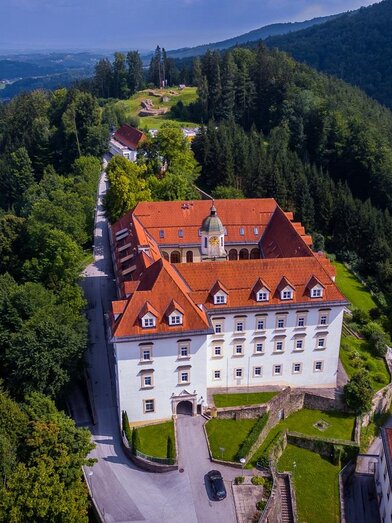 Schloss Schwanberg mit Ausgrabungen der Altburg | © Bad Schwanberg