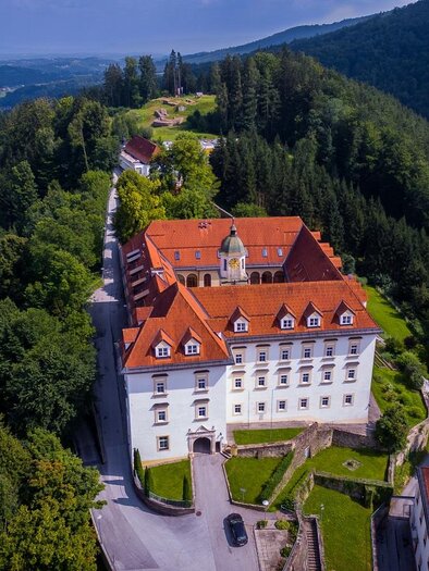 Schloss Schwanberg mit Ausgrabungen der Altburg | © Bad Schwanberg