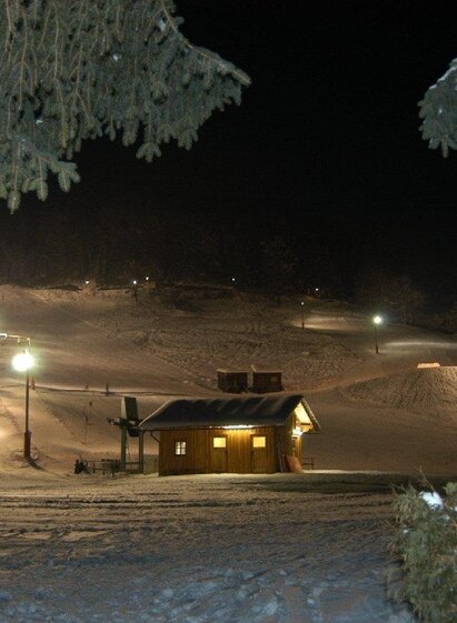 Skilift Weißenbach mit Flutlichtanlage
