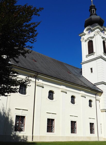 Stadtpfarrkirche Außen 2
