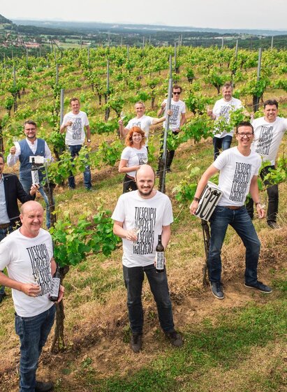 Die Winzer am Aunberg am Weg der Riede | © TAU Winzer