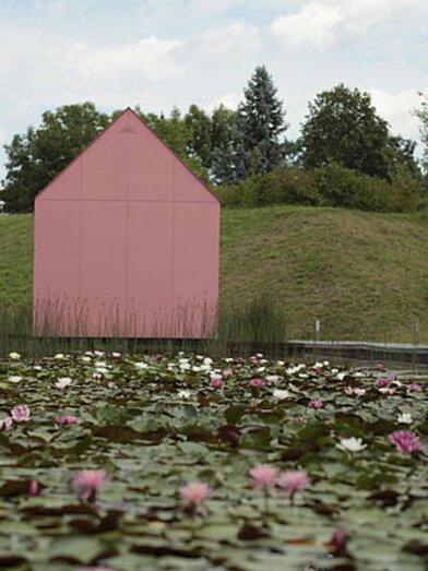 BLOOM-Installation am Seerosenteich im Skulpturenp | © Österreichischer Skulpturenpark | © Österreichischer Skulpturenpark
