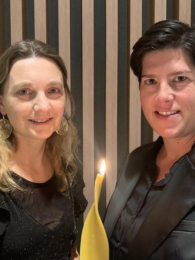 Two musicians of the duo TiPet with a candle in the Kulturkeller Kalsdorf. | © Marktgemeinde Kalsdorf