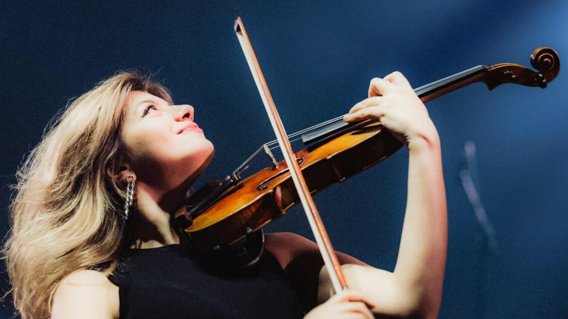 Geigerin Alexandra Tirsu beim Konzert im Stefaniensaal Graz. | © Frank Embacher