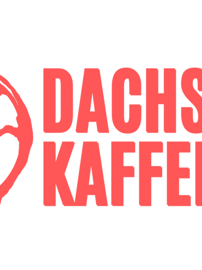 Ein Logo von Dachstein Kaffee mit einem stilisierten Berg und der Aufschrift "Dachstein Kaffee Rösterei Est. 2020". Es ist in kräftigen roten und schwarzen Farben gestaltet. | © Logo
