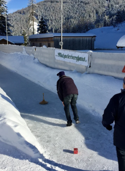 Michaelerberghaus Eisstockschießen