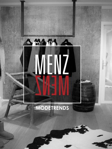 A modern clothing room with a mannequin in stylish clothes. In the background, you can see clothing racks, and the decor is friendly and inviting. | © Menz Modetrends
