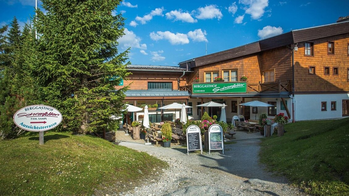 Berghütte auf dem Blick in den Zimmern.  | © TOMiziel/Berggasthof Scharfetter