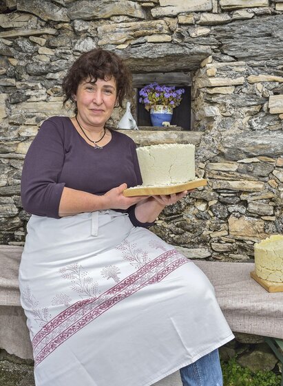 Wachlingerhütte | Monika mit Steirerkas | © Herfried Marek