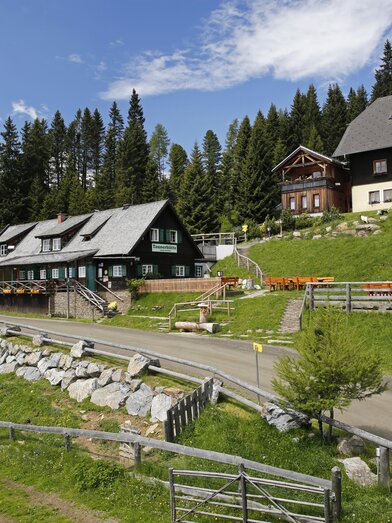 Tonnerhütte Ansicht | © AlmDorf Tonnerhütte | © AlmDorf Tonnerhütte