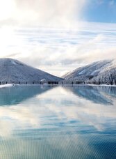 Infinity-Pool Winter