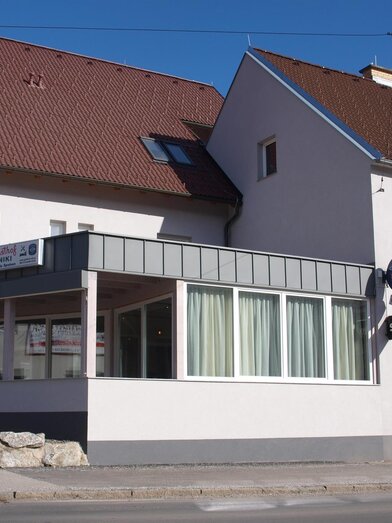 Haus neu mit Wintergartenb | Andrea Stelzer