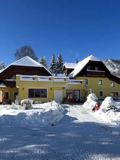 Haus vorderansicht 1 | Brigitte Wallner