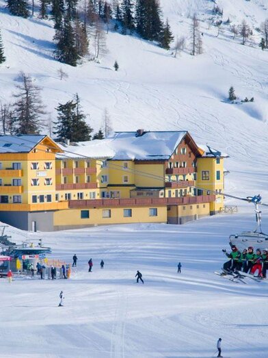 Hotel Hierzegger,Tauplitzalm, große Sonnenterrasse | © Hotel Hierzegger | Hotel Hierzegger | © Hotel Hierzegger
