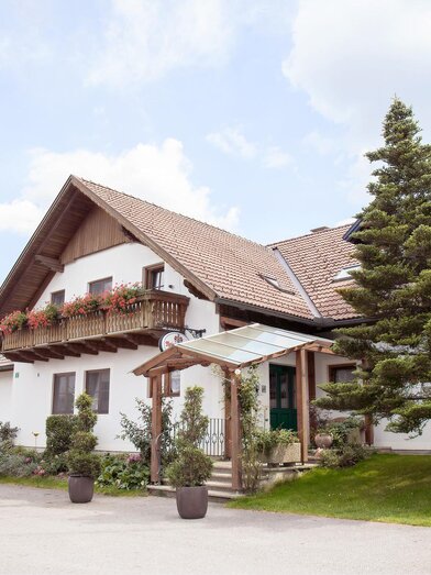 Landhof Lazarus exterior view | © Landgasthof Lazarus | Franz Lazarus | © Landgasthof Lazarus