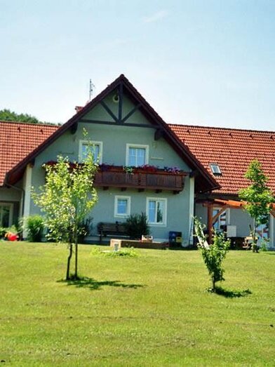 Haus mit Liegewiese | Teichhof Samwald