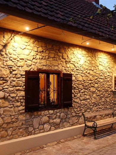 Weingut Primus bei Nacht | © Weingut Primus | Polz Christian und Thomas | Polz Christian und Thomas | © Weingut Primus | Polz Christian und Thomas