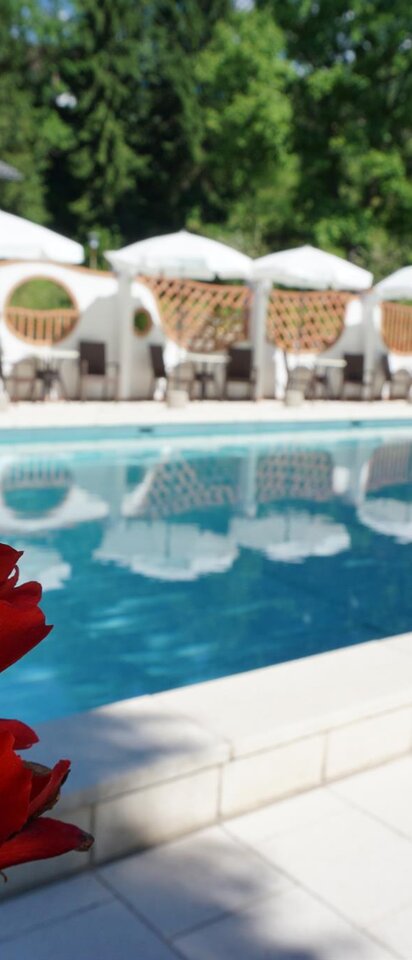 Schwimmbad Gartenhotel Klöpferkeller | © Kloepferkeller